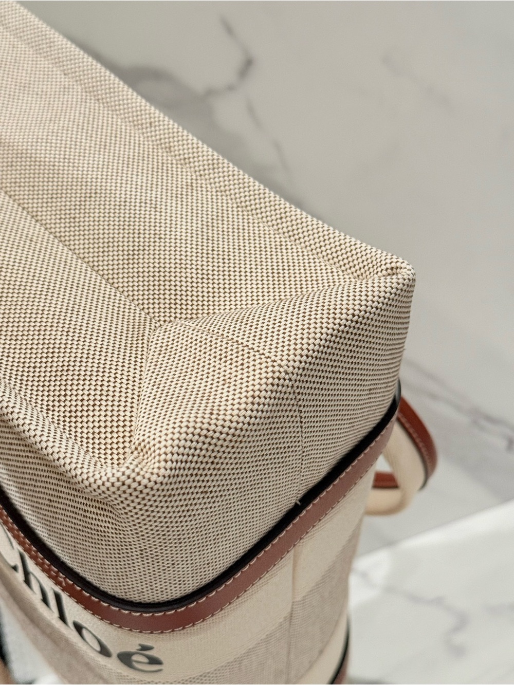 Chloé Woody Tote Bag Medium - Picture 5 of 16
